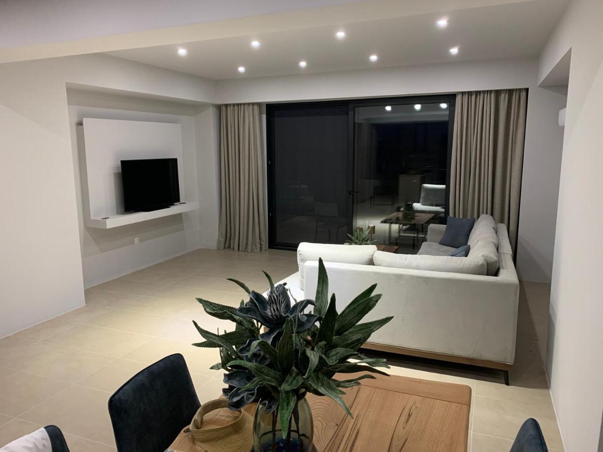 Central Urban Luxury Sea View Apt Since 2009 Ierápetra Dış mekan fotoğraf
